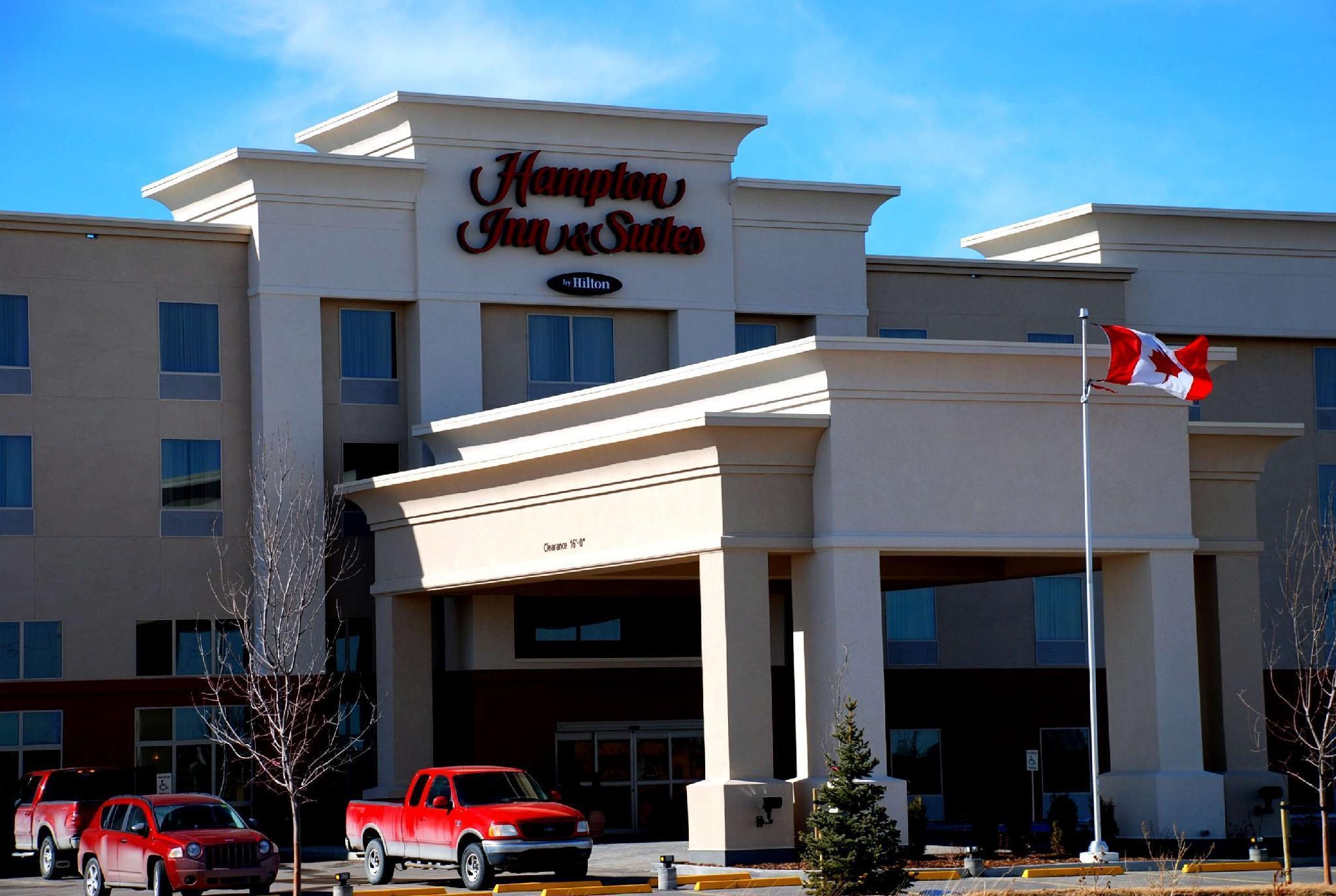 Hampton Inn & Suites By Hilton Lethbridge Exterior photo